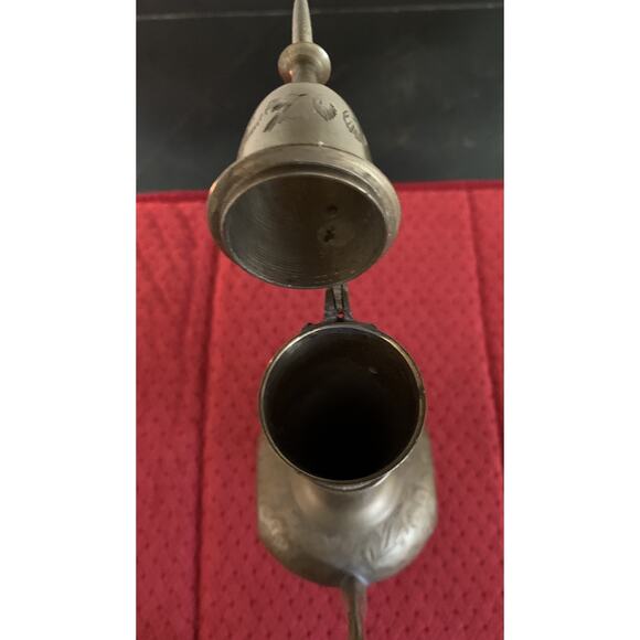 Vintage Etched Brass Aftaba Pitcher Ewer with Hinged Lid / Handle India - Picture 6 of 7